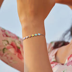 Justerbart armband med tassavtryck