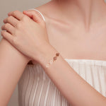 Justerbart armband med tassavtryck