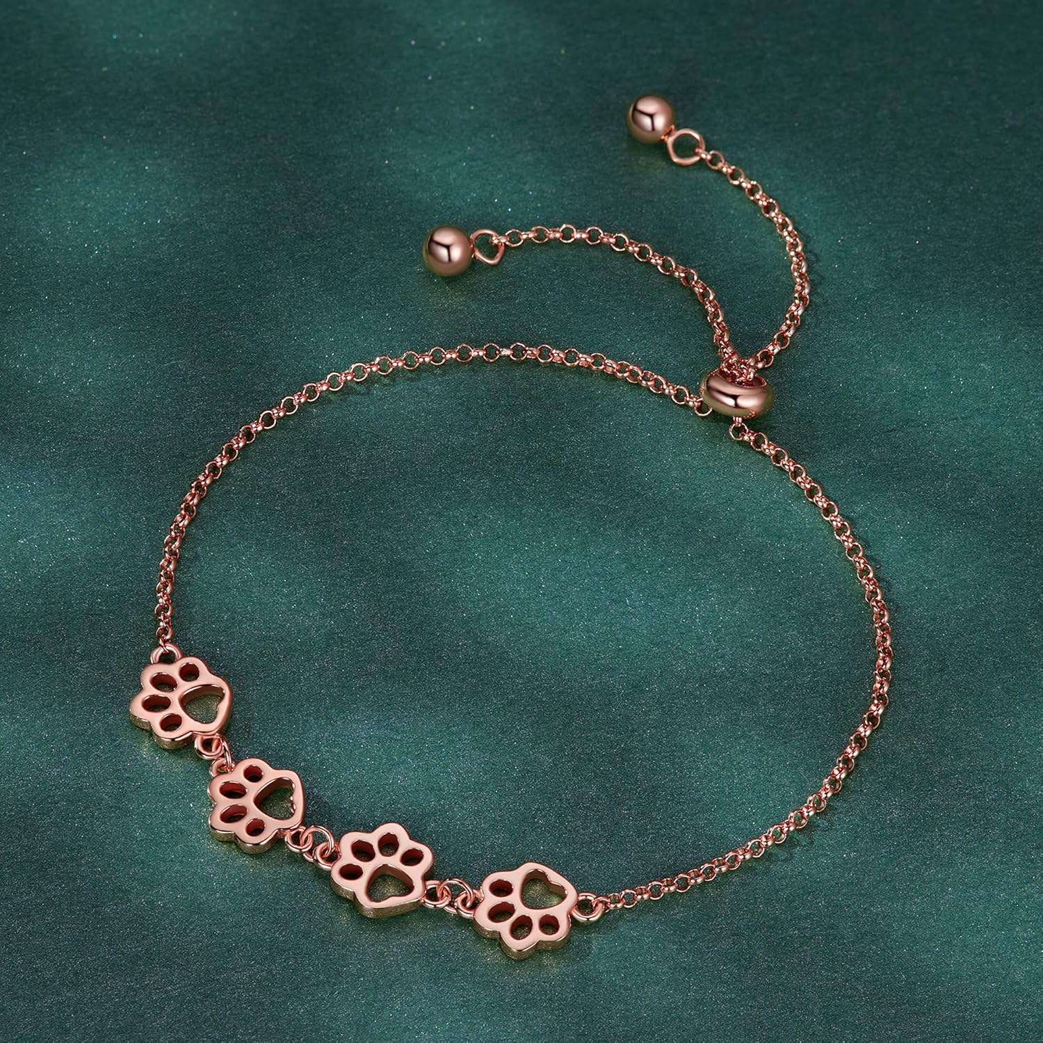 Justerbart armband med tassavtryck
