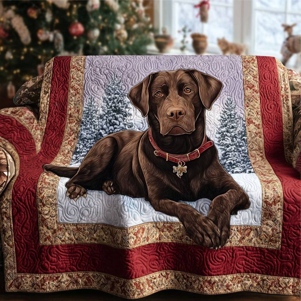 Stina – Quiltat soffskydd med labrador